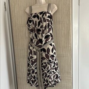 Bcbgmaxazria Elegant silk burgundy black and White Leaf Print midi Dress size M